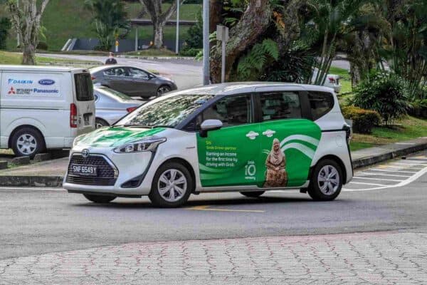 Grab Taxi 7 Chỗ